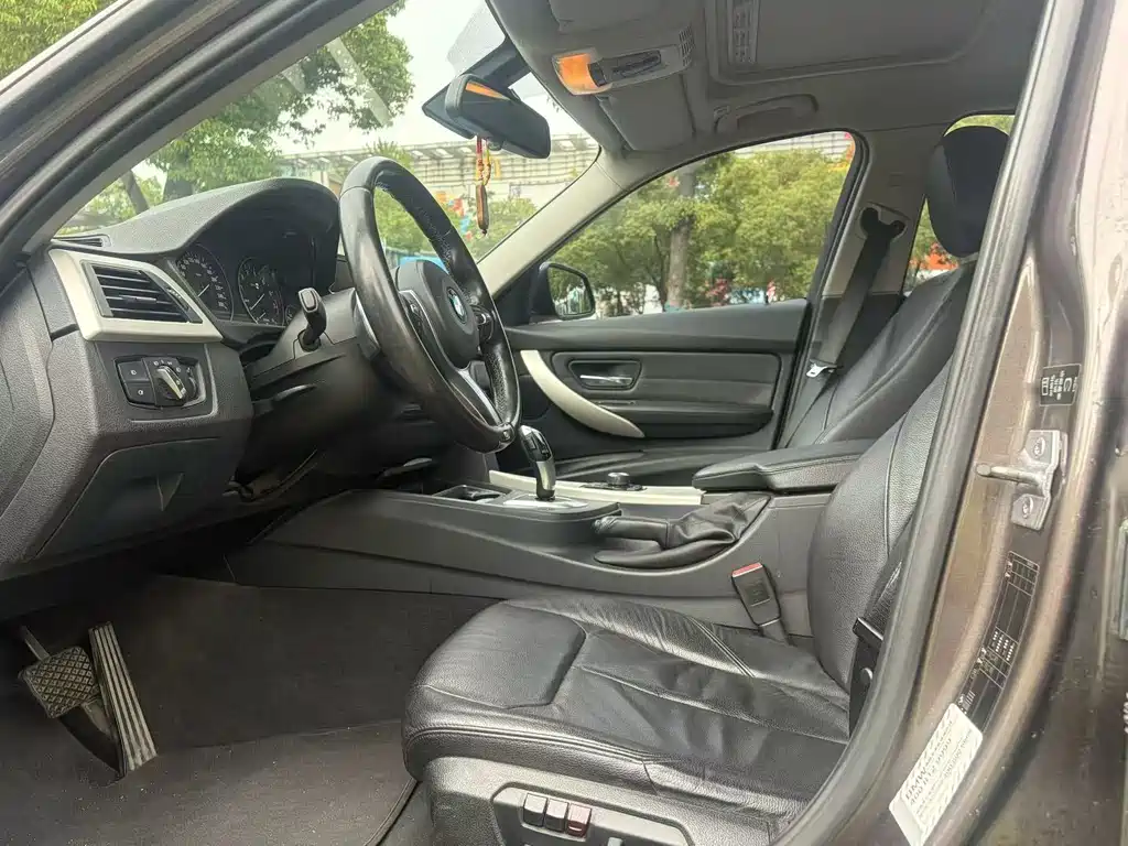 BMW 3 Series — миниатюра 4