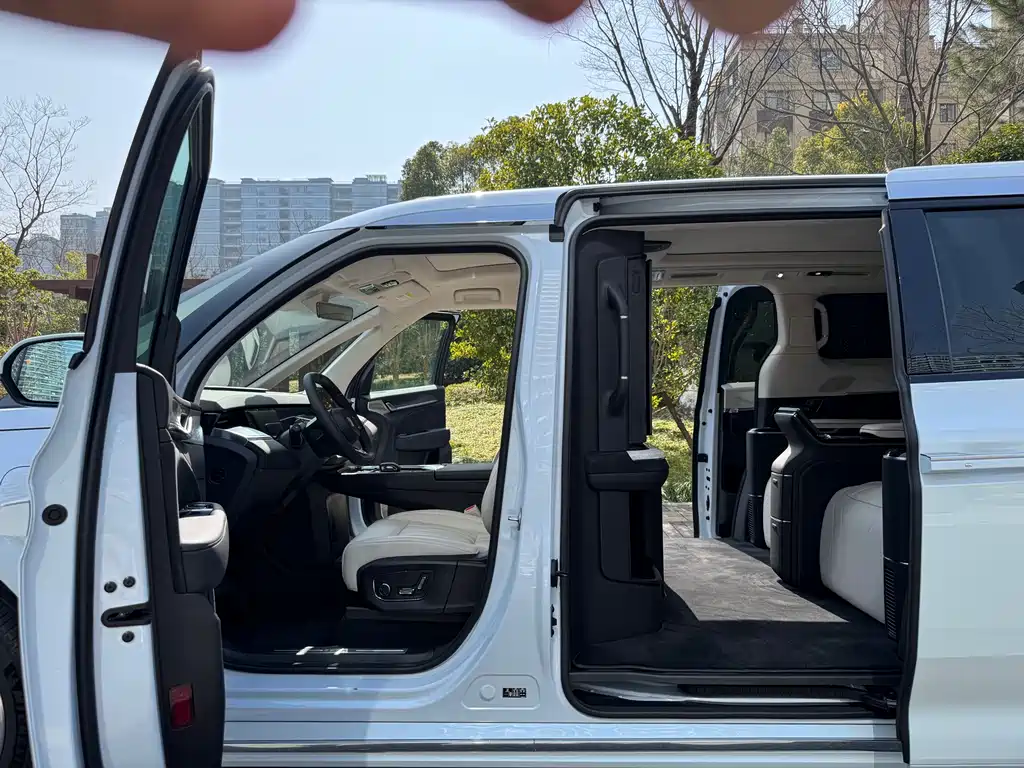 ZEEKR EXTREME KRYPTON 009