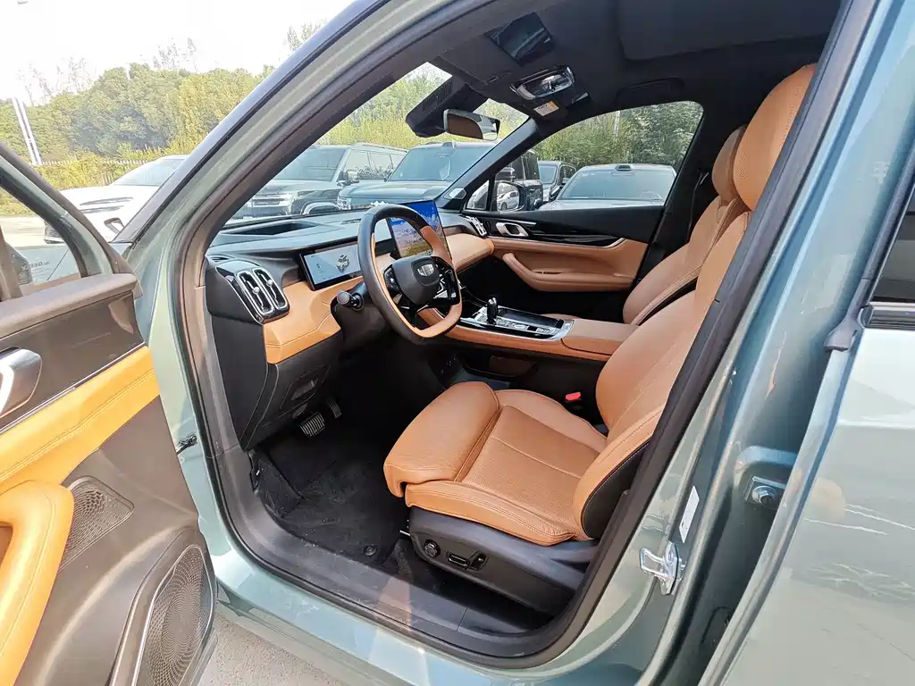 Geely Boyue L — миниатюра 11