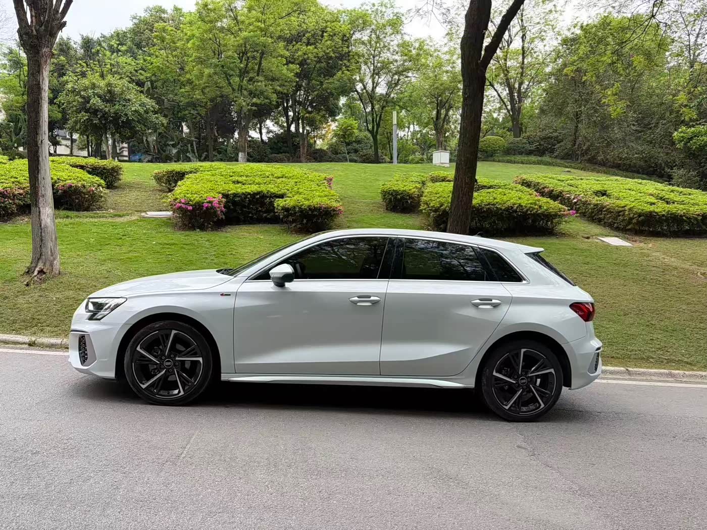 Audi A3 1.4 л 2024 г. Белый, пробег 20000 км