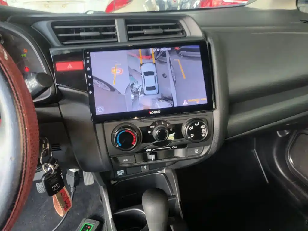 Honda Fit — миниатюра 13
