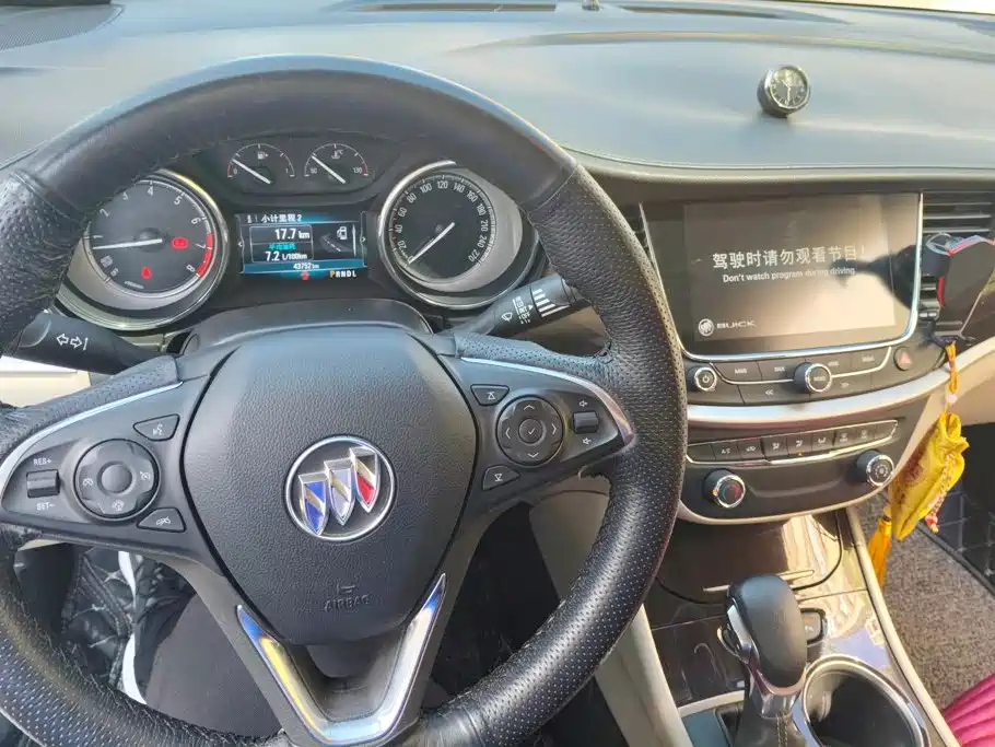 Buick Verano — миниатюра 12