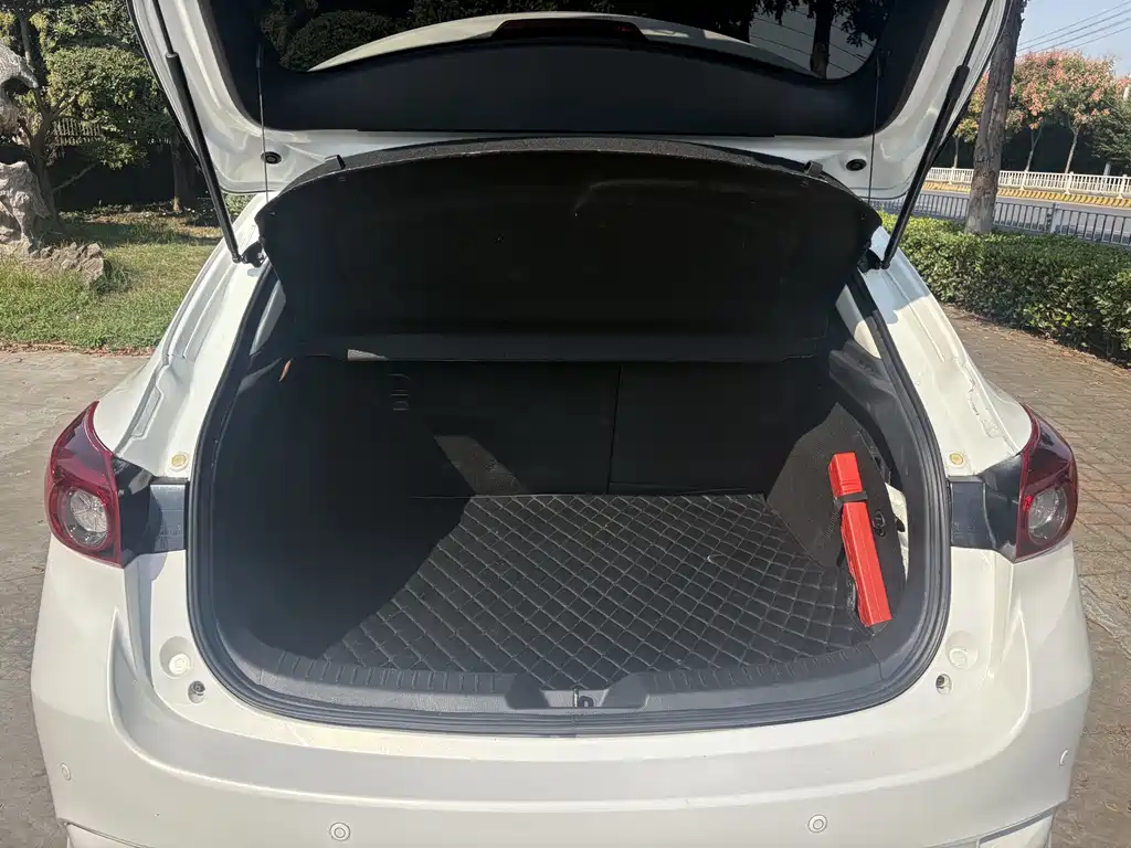 Mazda 3 Axela — миниатюра 13