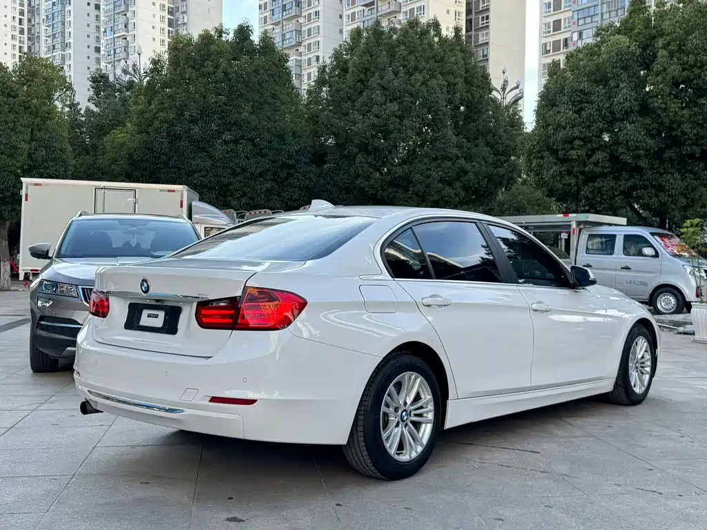 BMW 3 Series — миниатюра 6