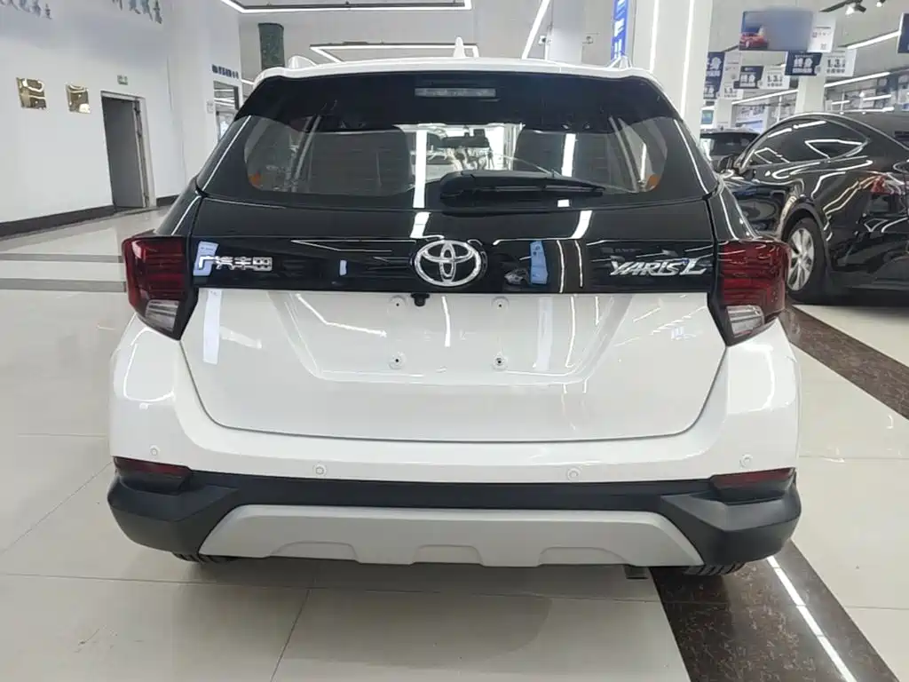 Toyota Yaris L — миниатюра 6