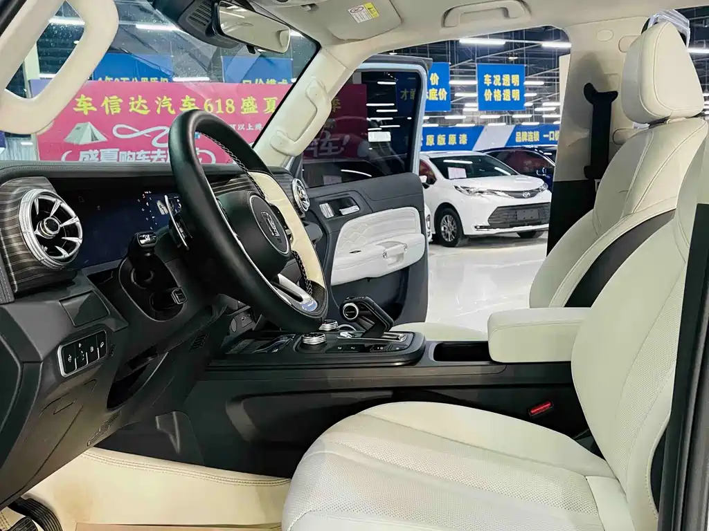 TANK TANK 300 NEW ENERGY