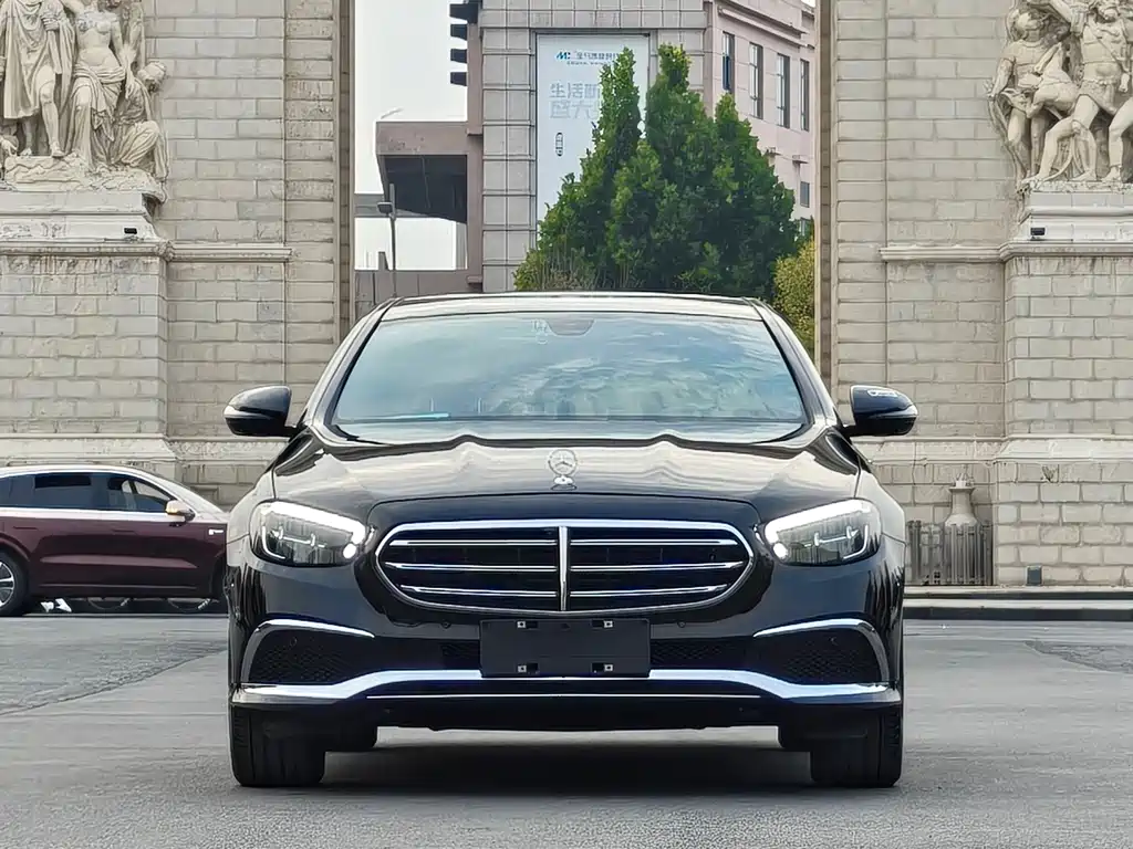 Mercedes-Benz E-Class — миниатюра 2