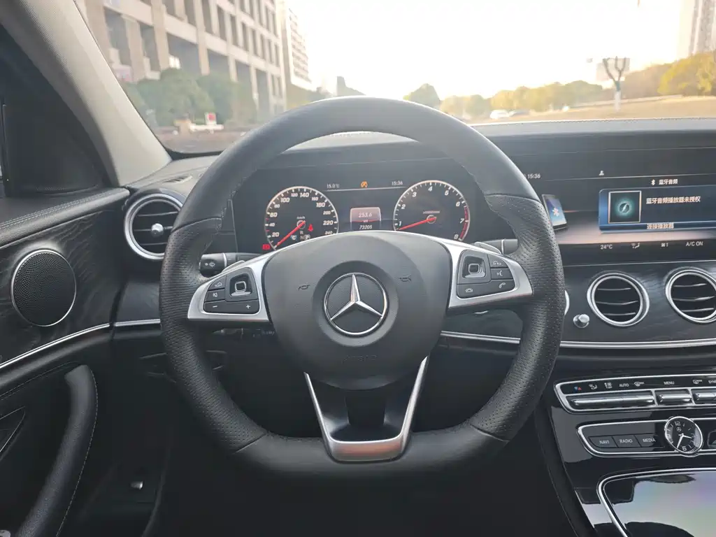 MERCEDES-BENZ E CLASS