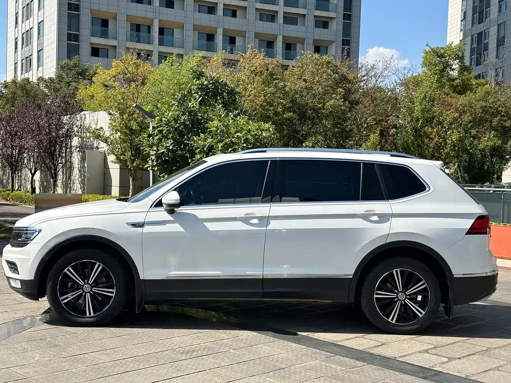Volkswagen Tiguan L — миниатюра 4