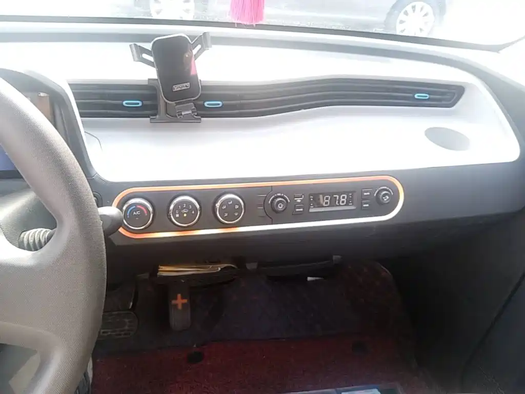 Wuling MINIEV — миниатюра 13