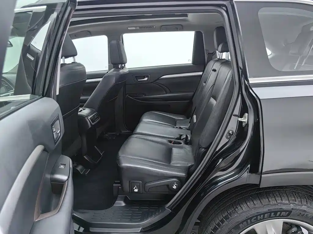 Toyota Highlander — миниатюра 15
