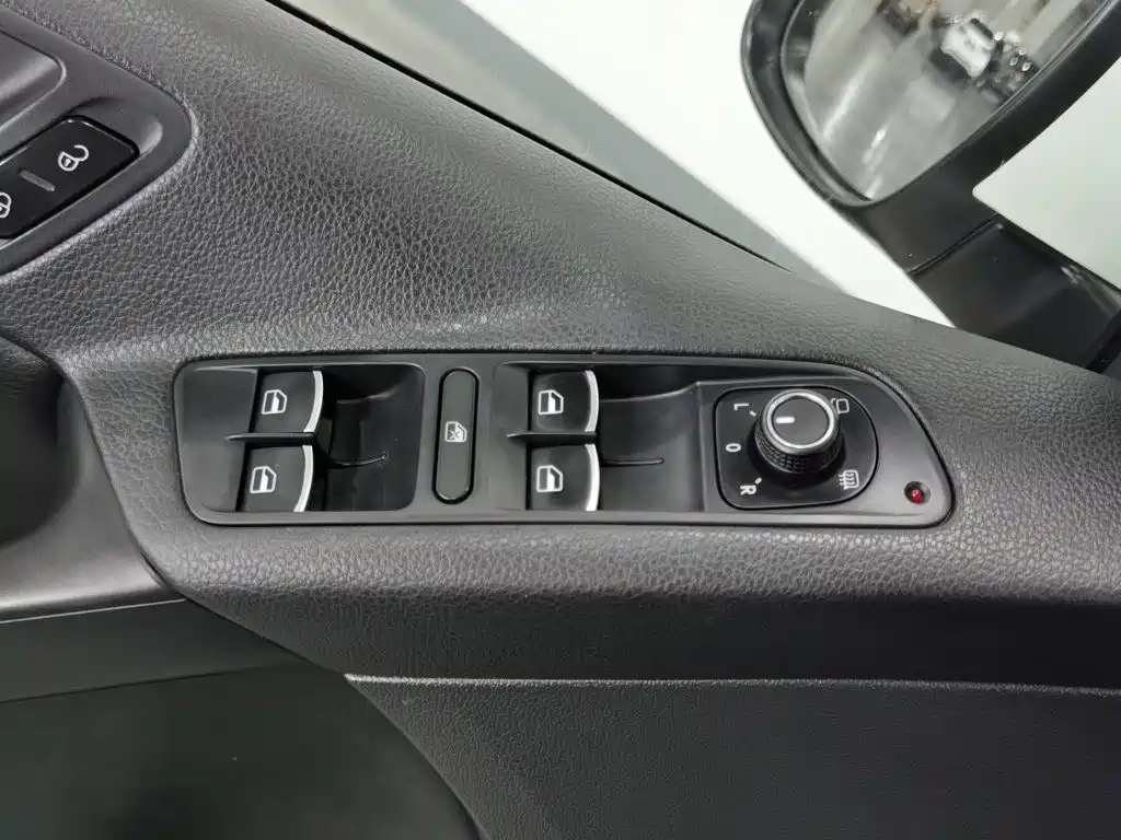 Volkswagen Tiguan — миниатюра 9