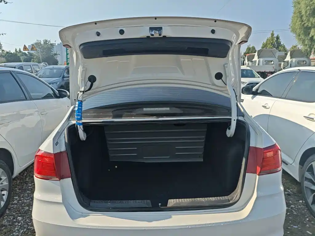 Volkswagen Santana — миниатюра 19