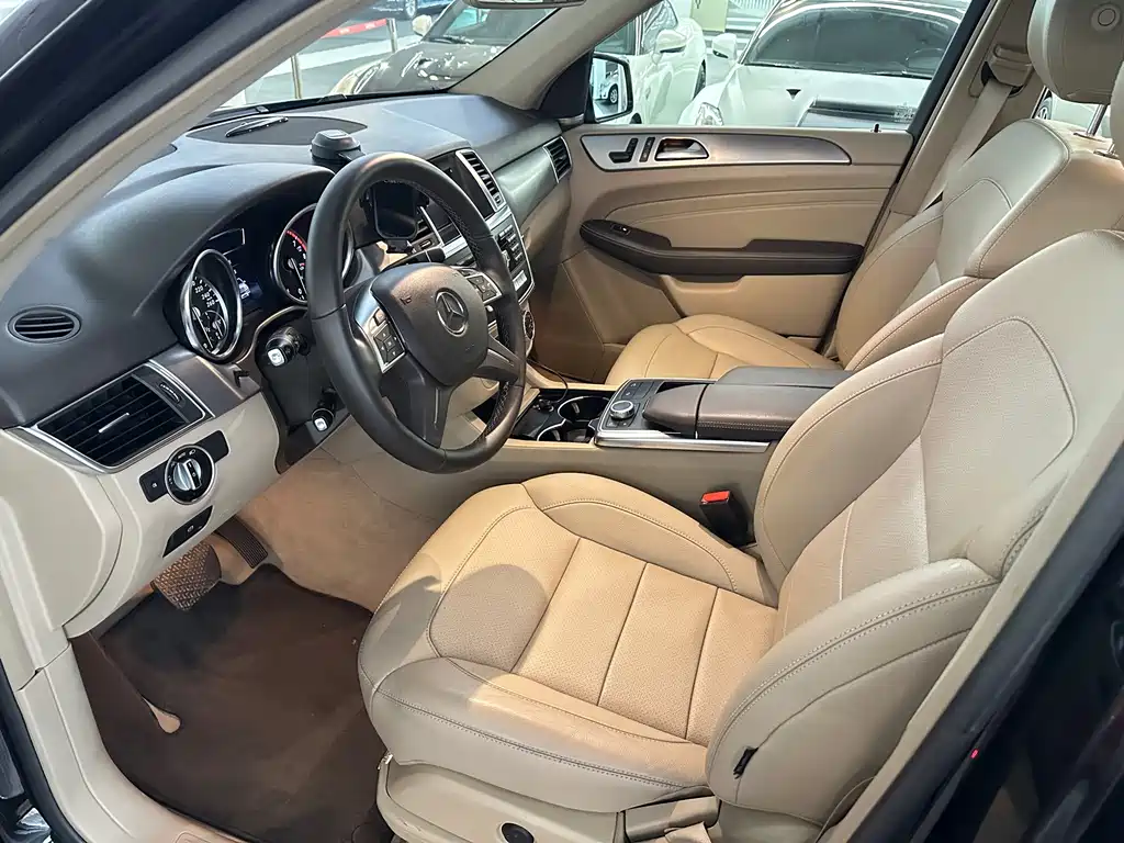 Mercedes-Benz M-Class — миниатюра 13