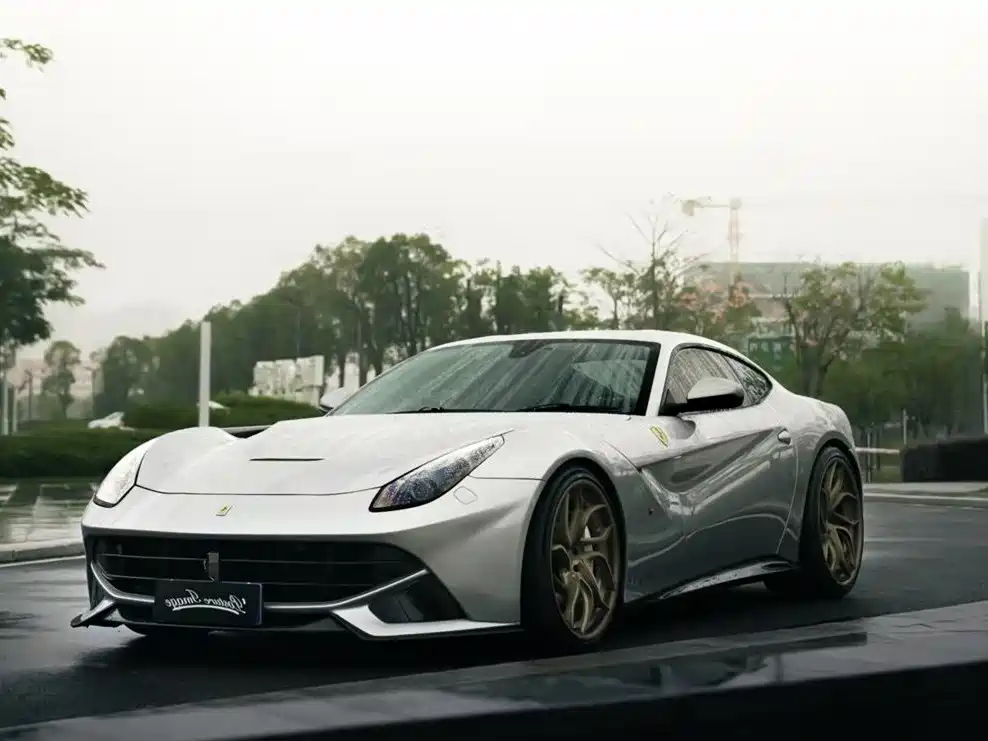 Ferrari F12berlinetta 2013