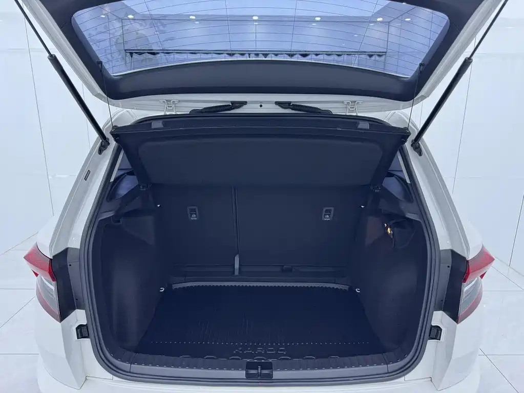 Skoda Karoq — миниатюра 14