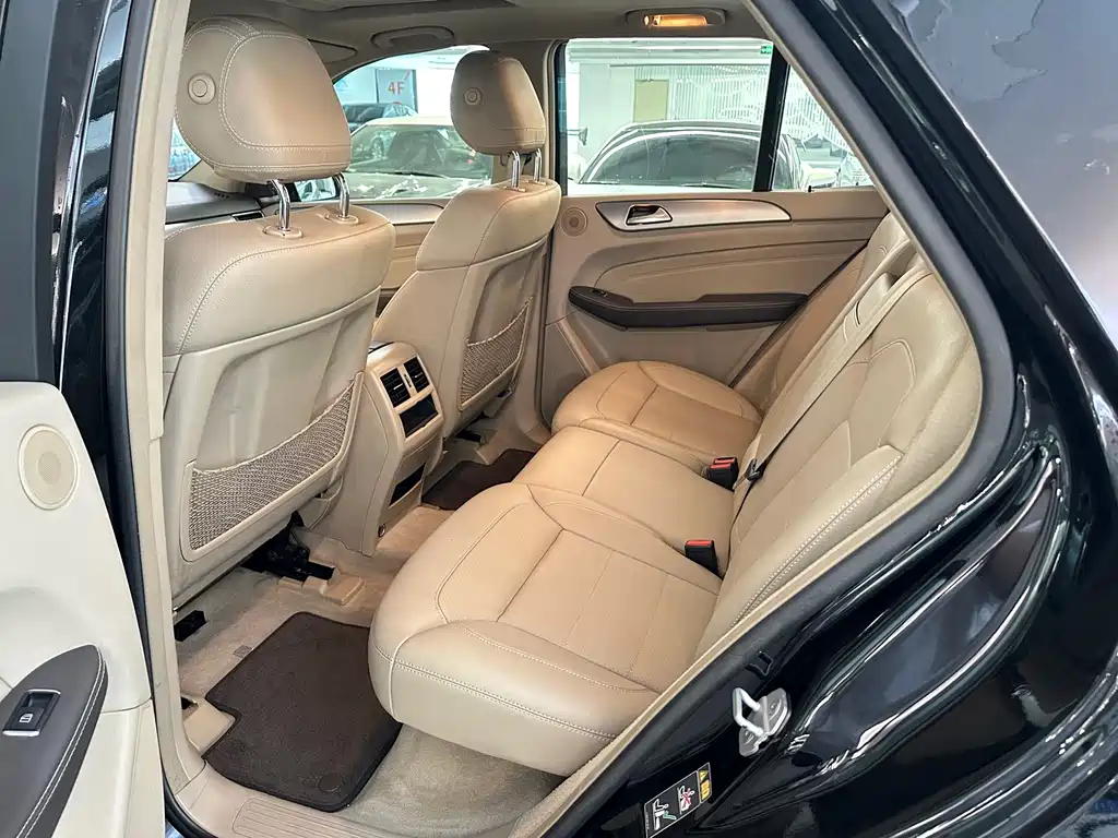 Mercedes-Benz M-Class — миниатюра 14