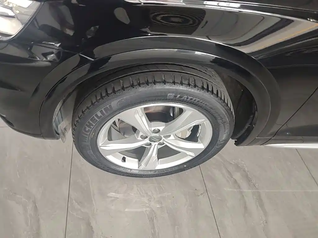 Audi Q5L — миниатюра 23