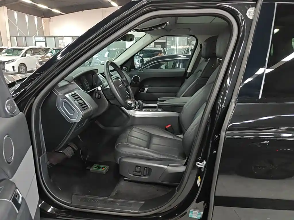 Land Rover Sport PHEV — миниатюра 16