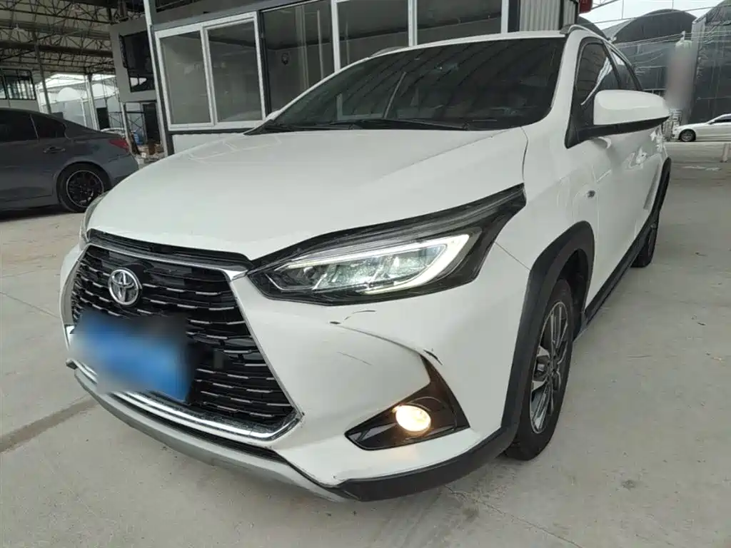 Toyota Yaris L 2023