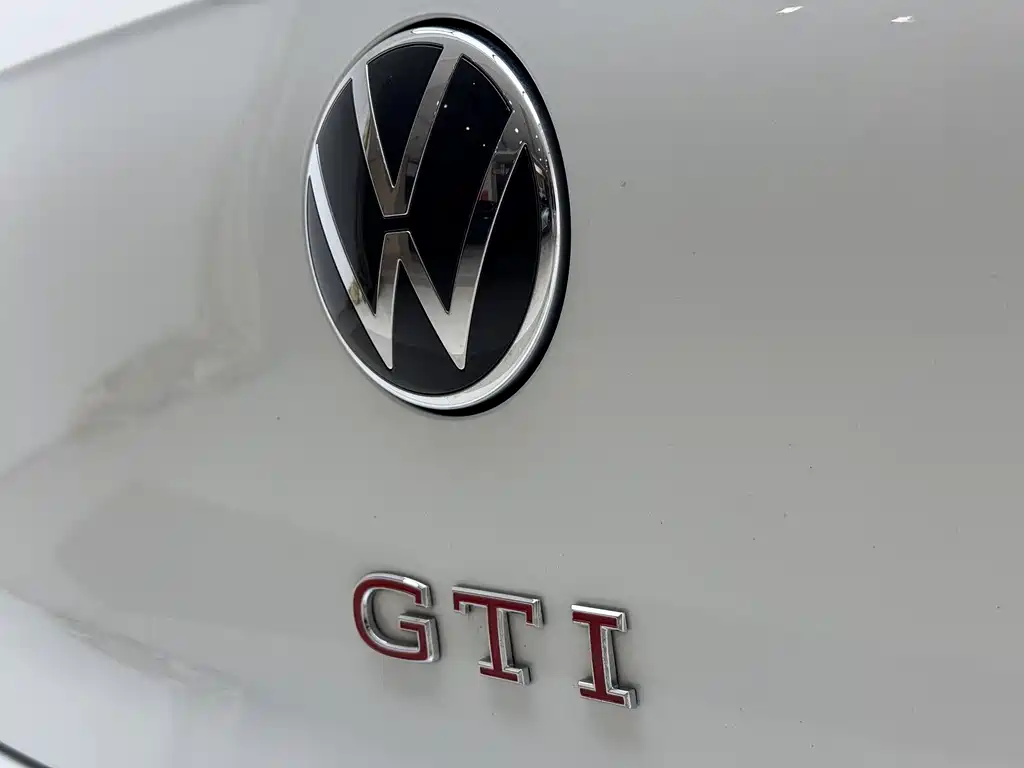 Volkswagen Golf GTI — миниатюра 16