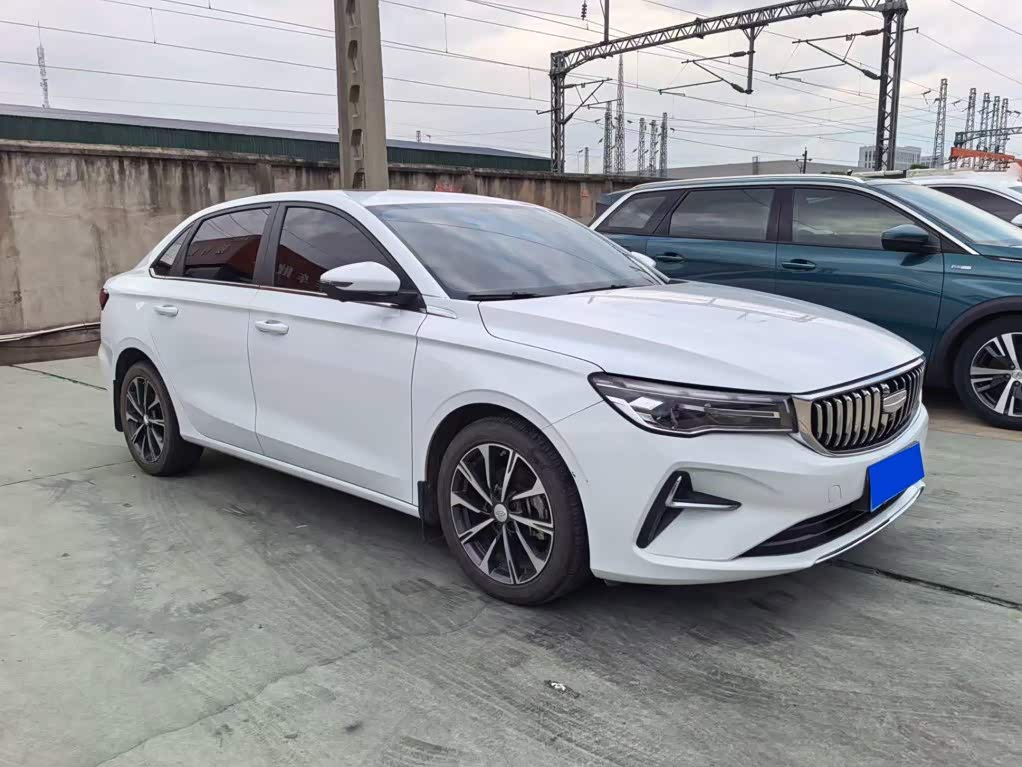 Geely Emgrand 1.5 л 2025 г. Белый, пробег 8000 км