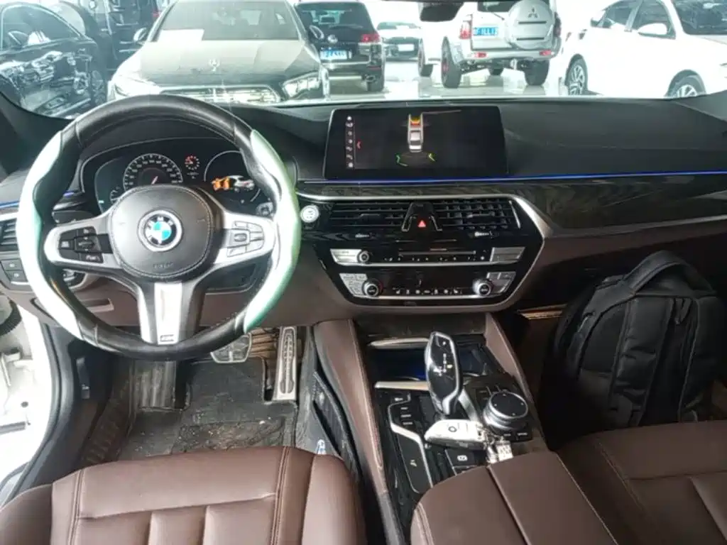 BMW 5 Series — миниатюра 10