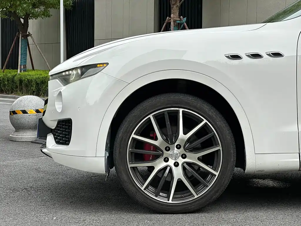 Maserati Levante — миниатюра 14