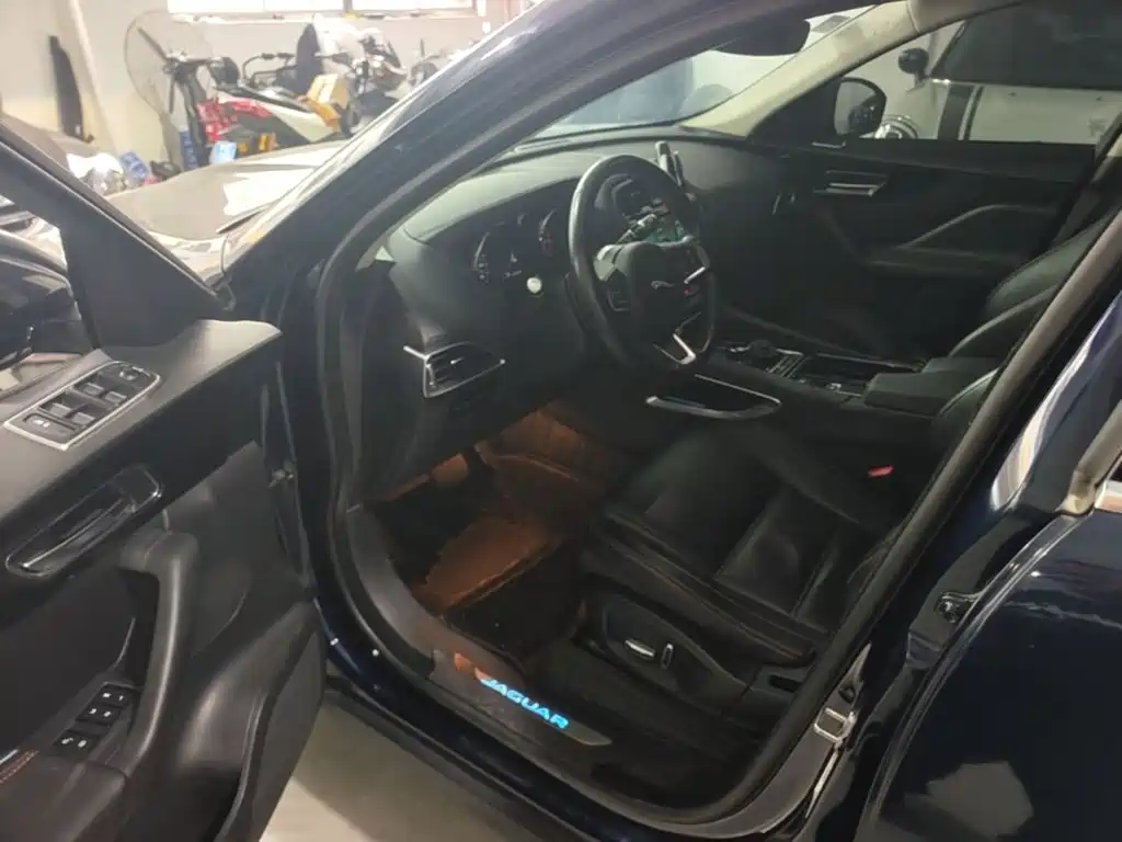 Jaguar F-PACE — миниатюра 16