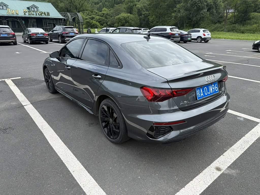 Audi A3 1.4 л 2022 г. Серебристо-серый, пробег 42000 км
