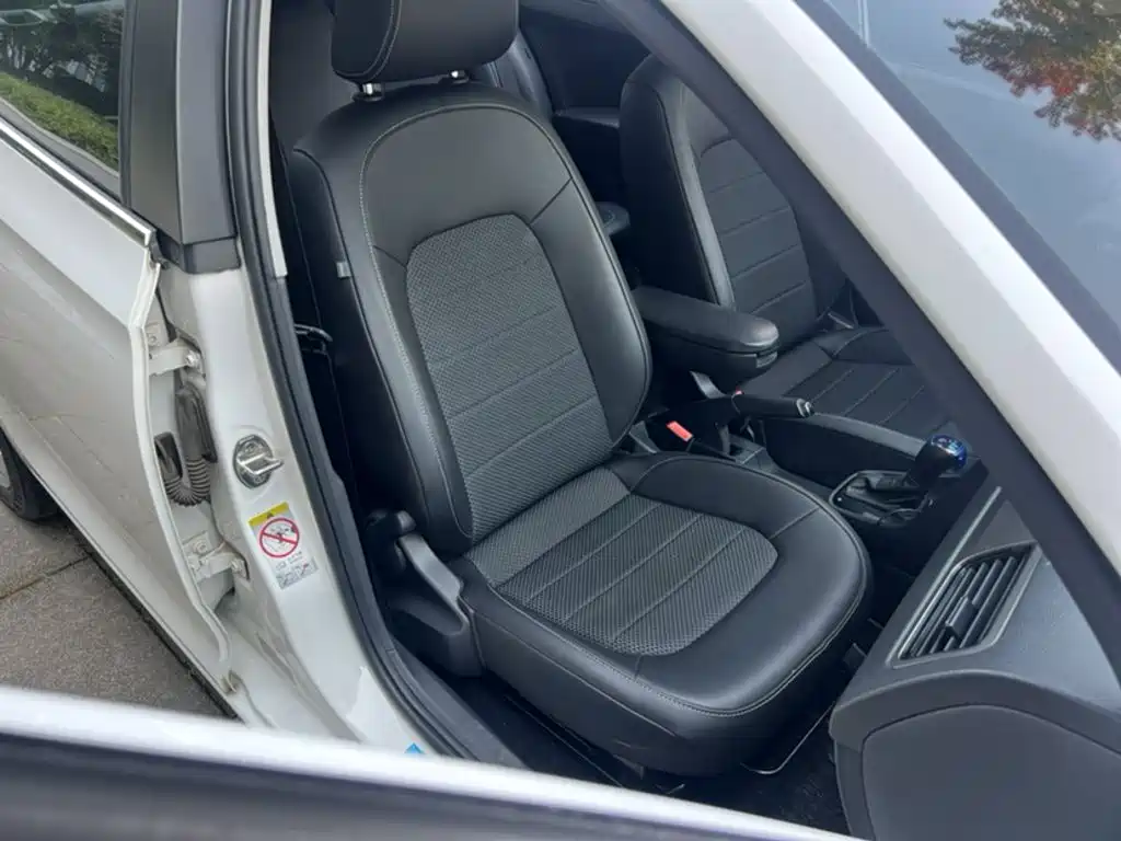 Skoda Rapid Spaceback — миниатюра 16
