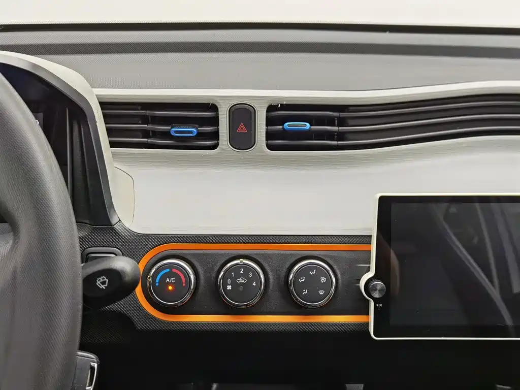 Wuling MINIEV — миниатюра 12