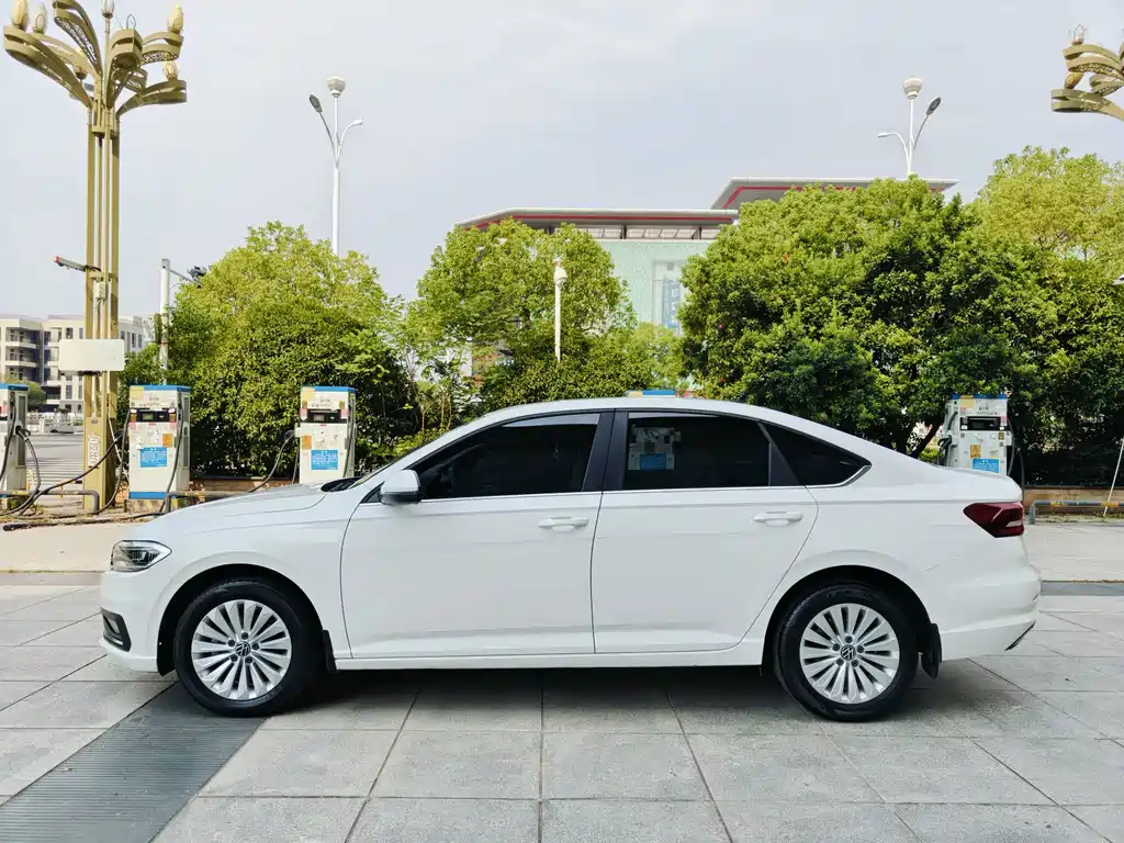 Volkswagen Lavida — миниатюра 3