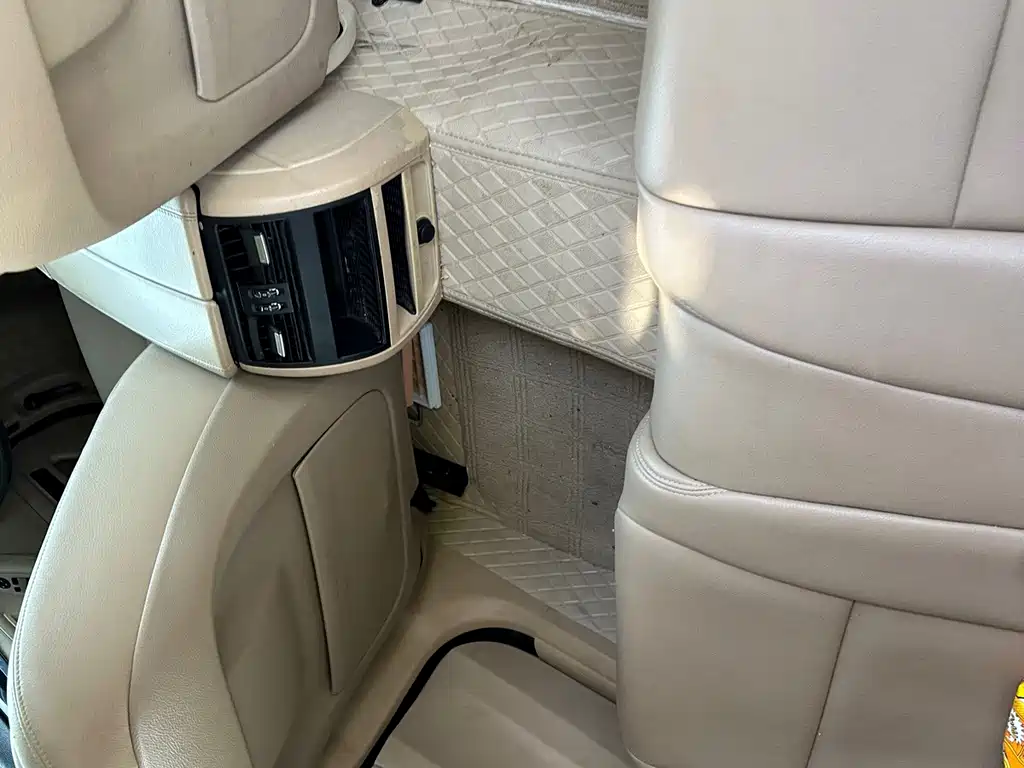 BMW 5 Series — миниатюра 4