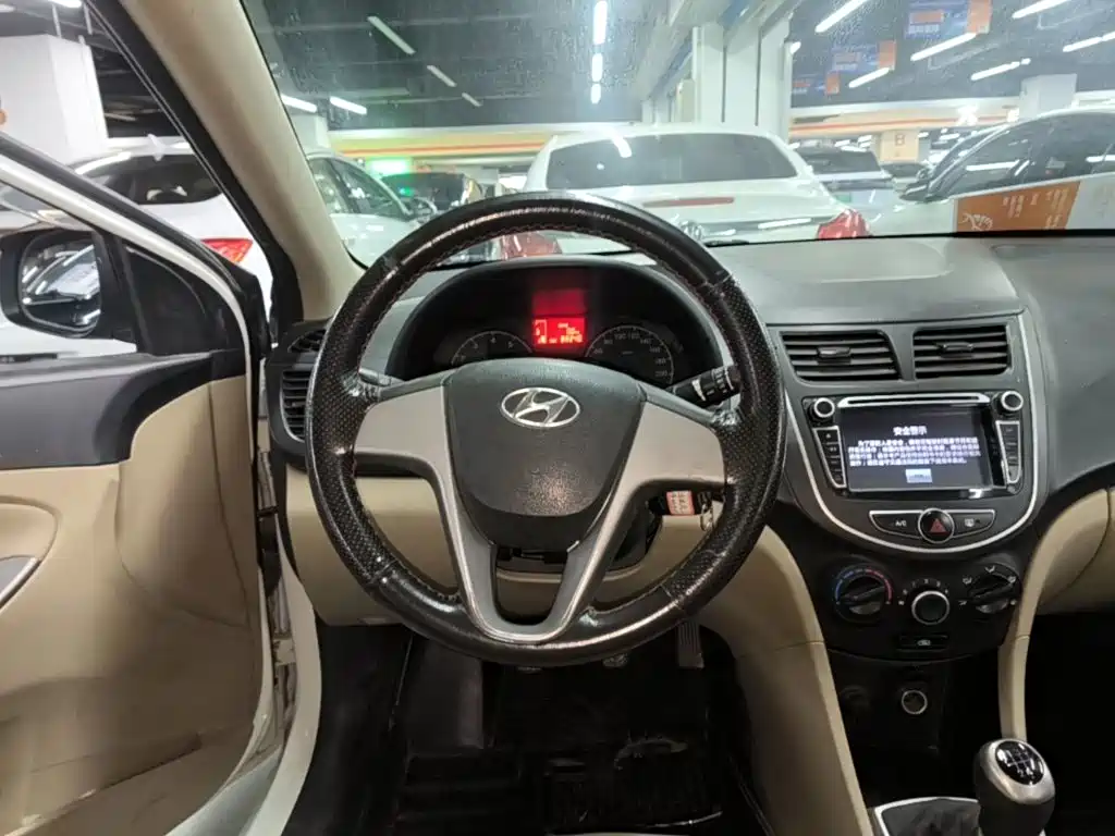 Hyundai Verna — миниатюра 11
