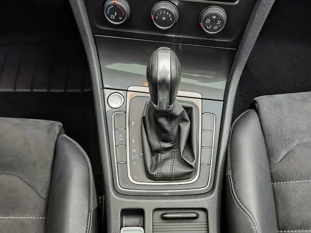 Volkswagen Golf — миниатюра 13