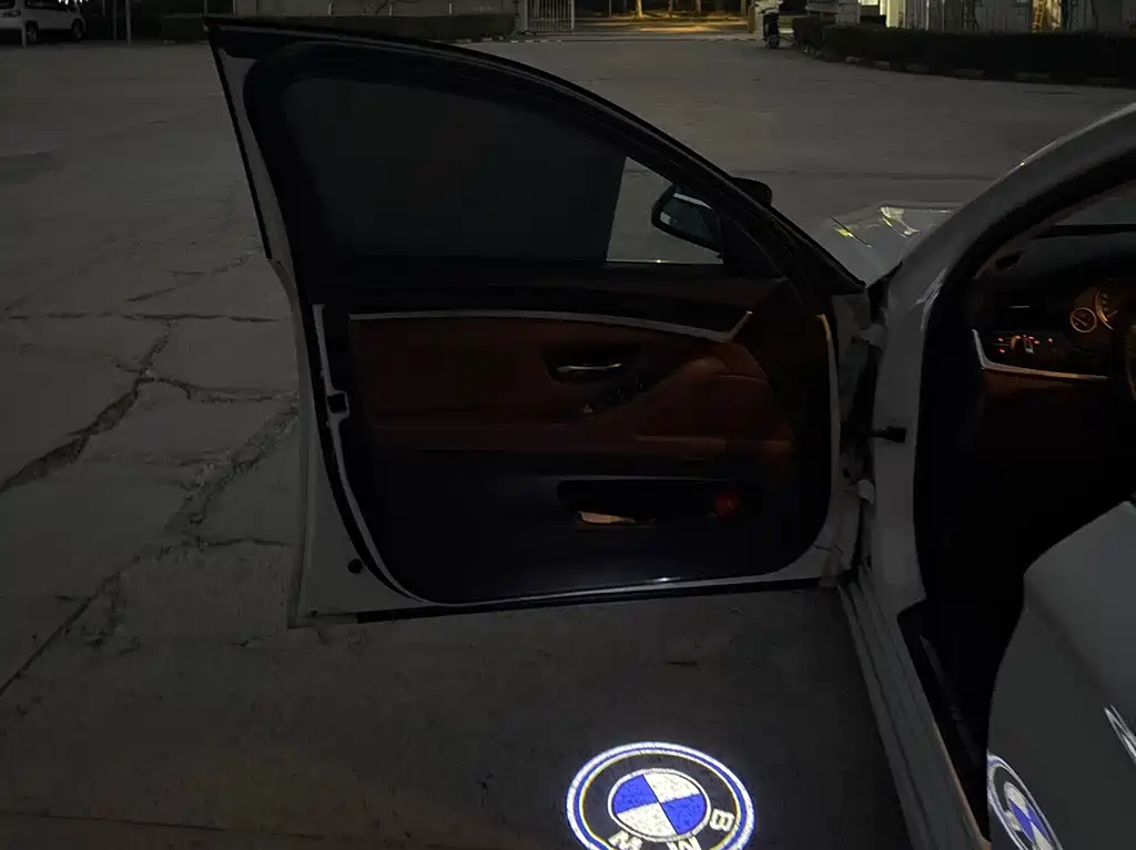BMW 5 Series — миниатюра 8
