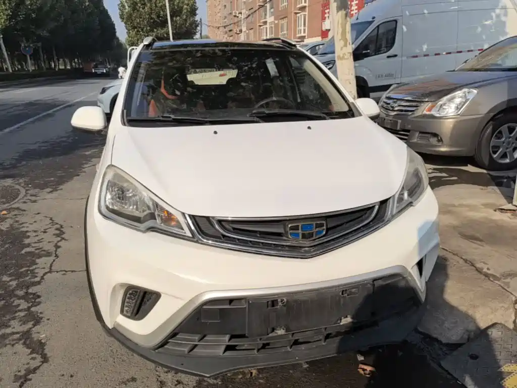 Geely Vision X1 — миниатюра 3