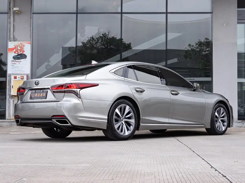 Lexus LS — миниатюра 3