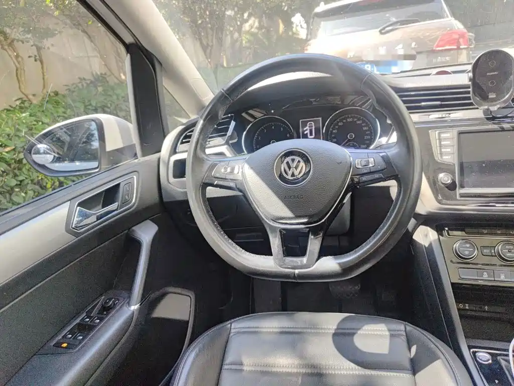 Volkswagen Touran — миниатюра 11