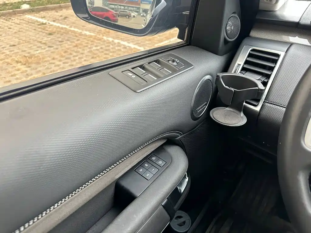 Land Rover Discovery — миниатюра 24
