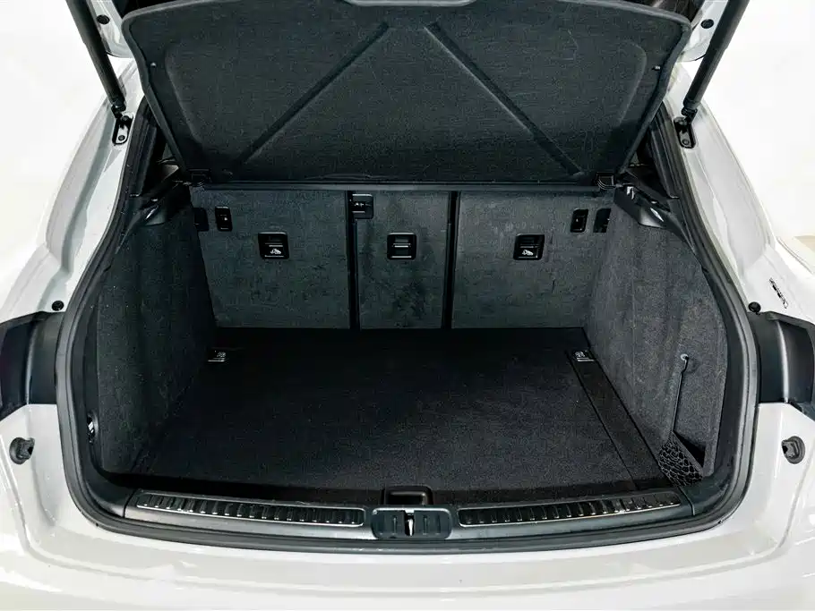 Porsche Macan — миниатюра 23