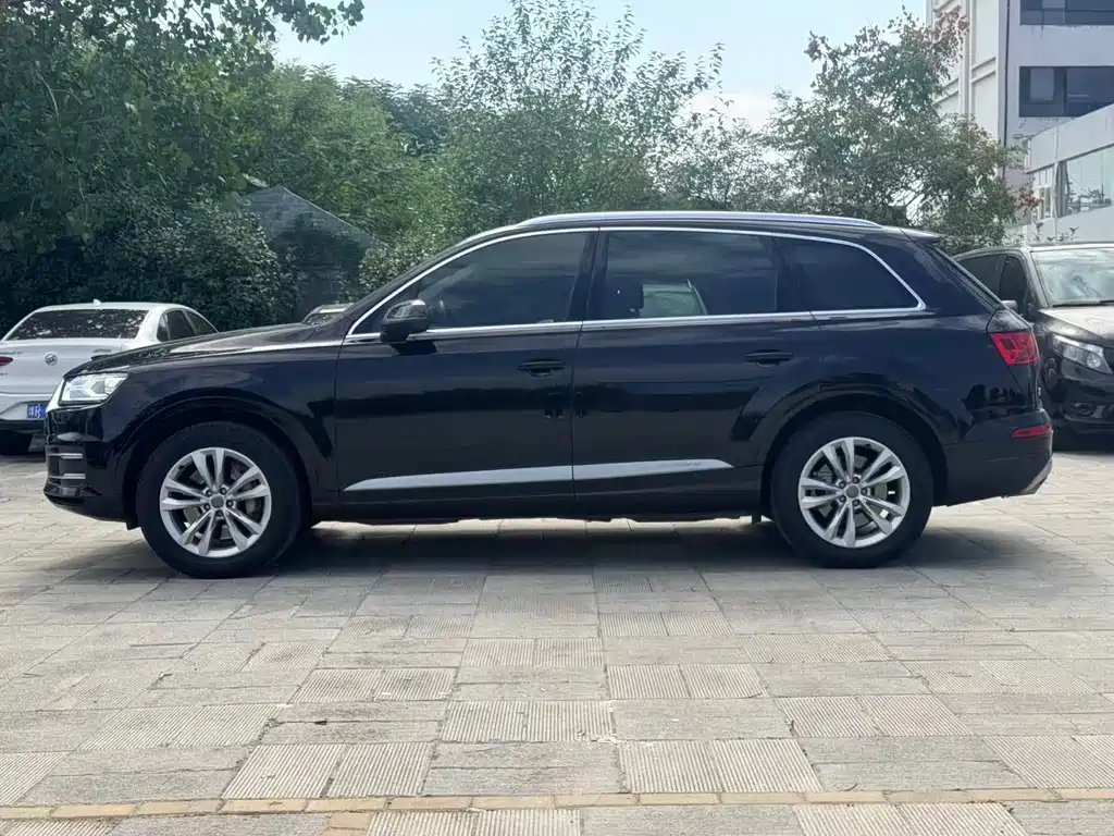Audi Q7 — миниатюра 4
