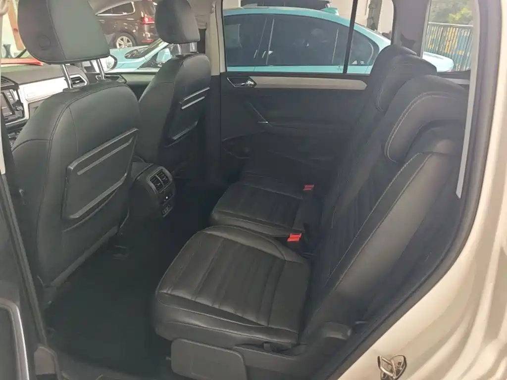 Volkswagen Touran — миниатюра 17