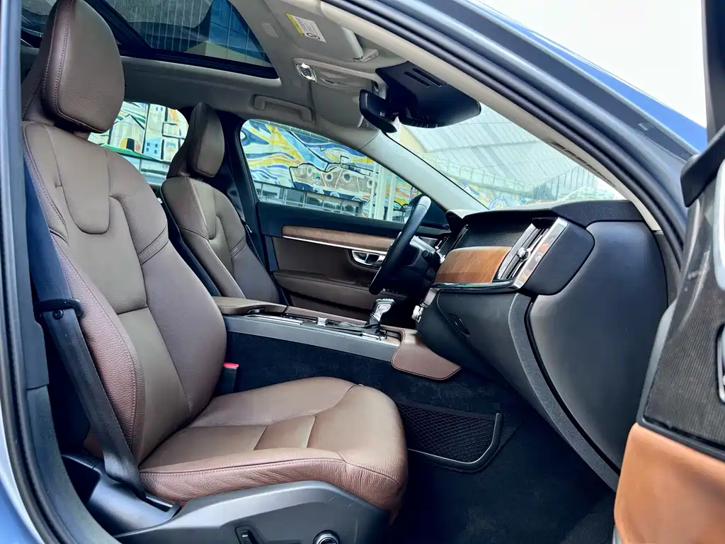 Volvo S90 — миниатюра 9