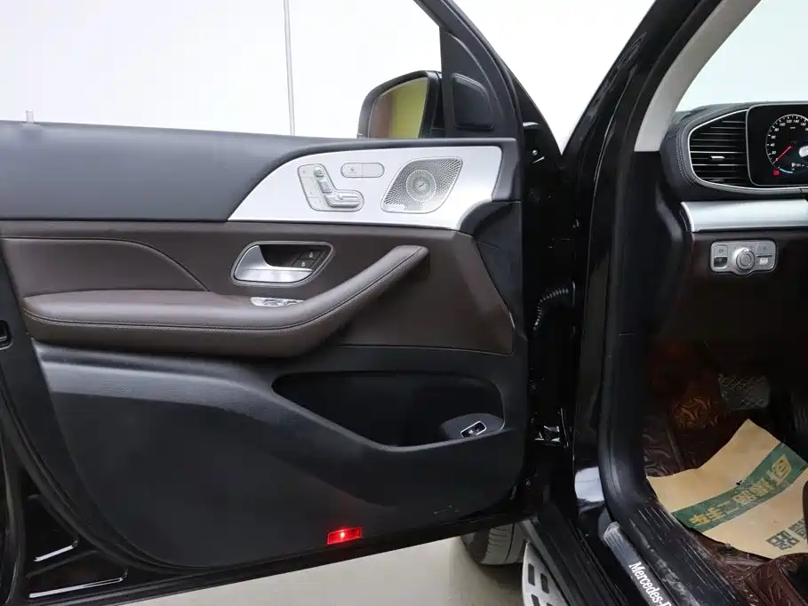 Mercedes-Benz GLE (Import) — миниатюра 11