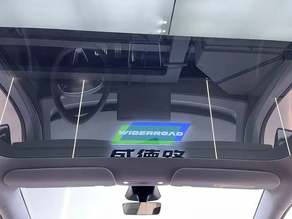 Tesla Model Y — миниатюра 22