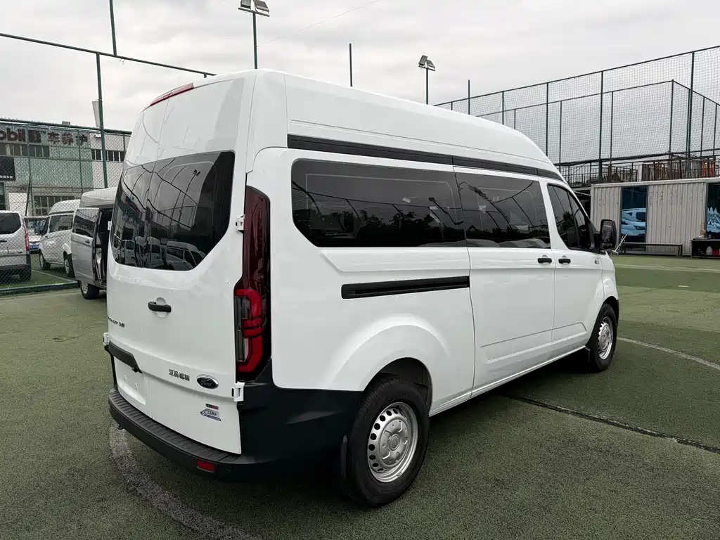Ford Transit — миниатюра 7