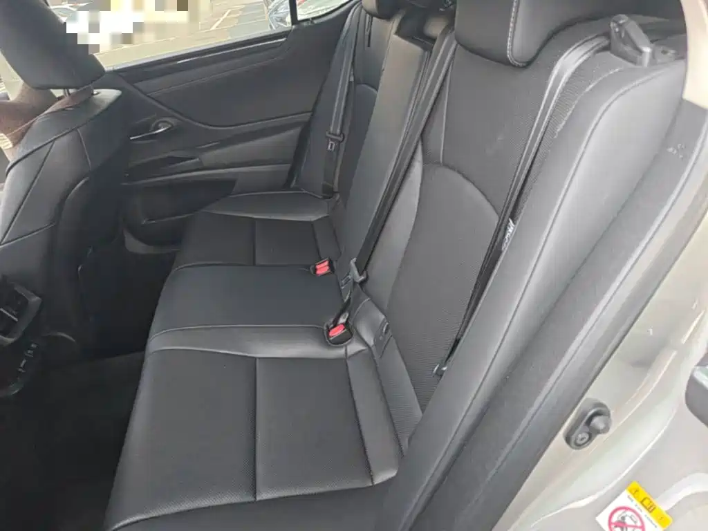 Lexus ES — миниатюра 17