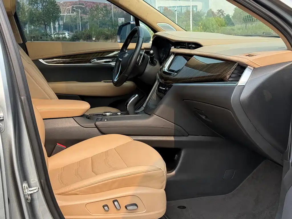 Cadillac XT6 — миниатюра 11